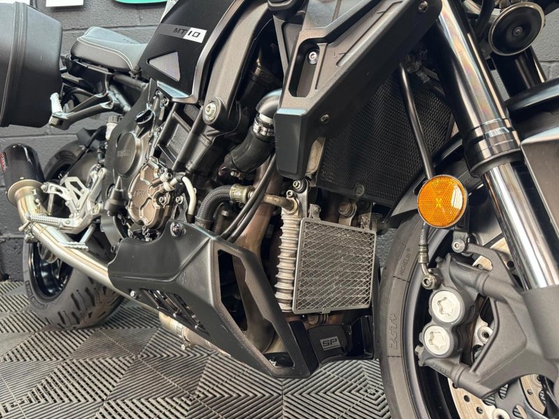 YAMAHA MT-10 Touring Edition