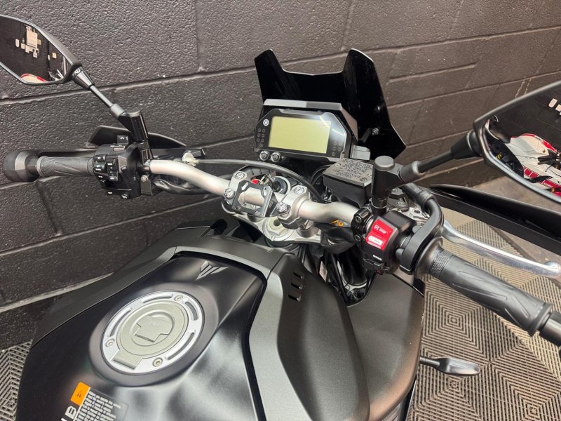 YAMAHA MT-10 Touring Edition