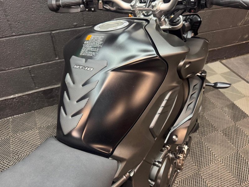 YAMAHA MT-10 Touring Edition