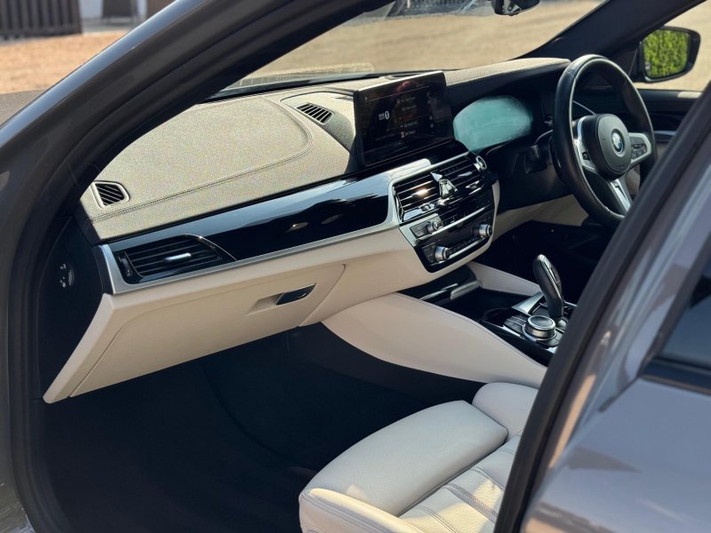 BMW 5 SERIES