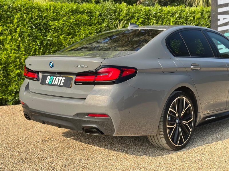 BMW 5 SERIES