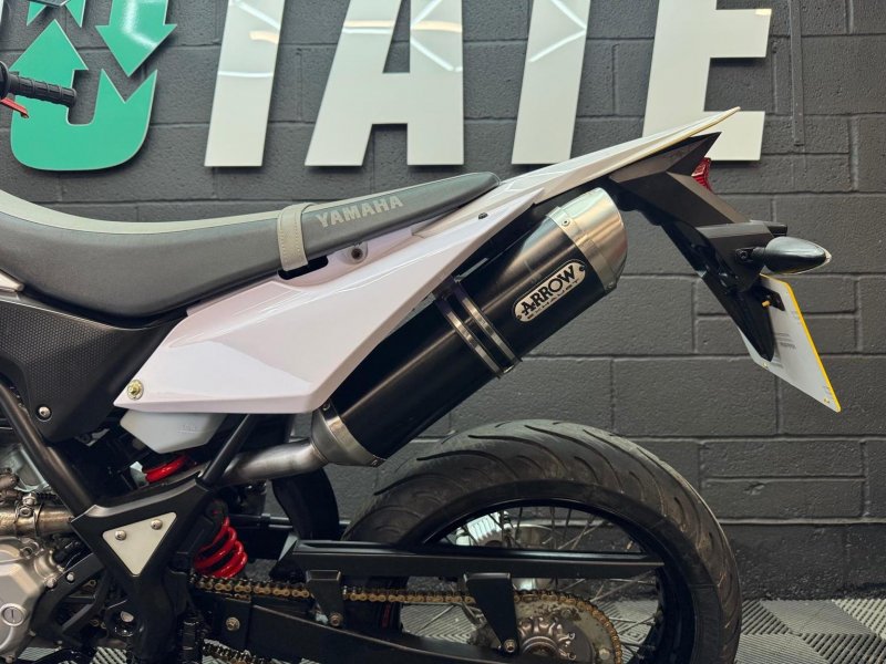 YAMAHA 