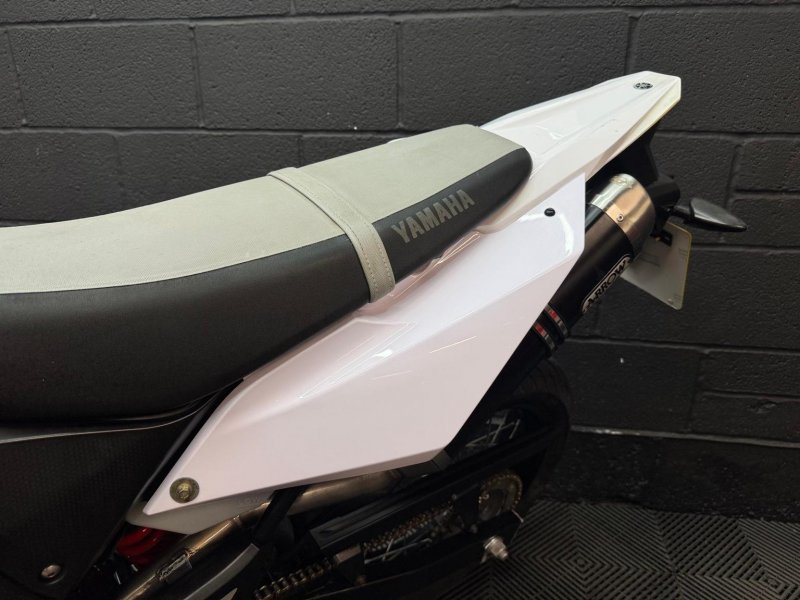 YAMAHA 