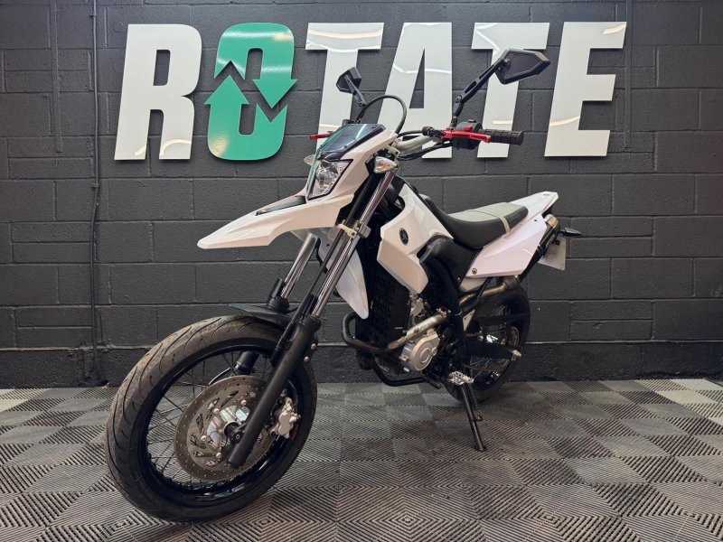 YAMAHA 