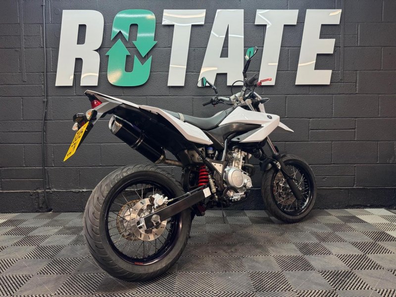 YAMAHA 