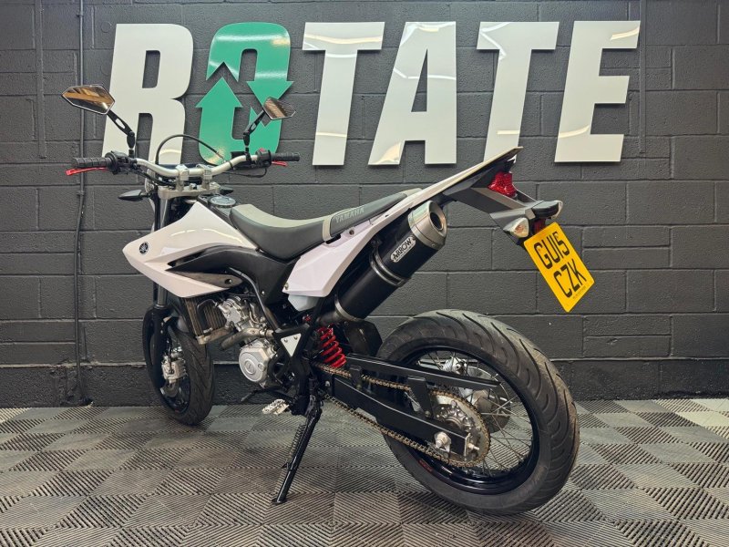 YAMAHA 