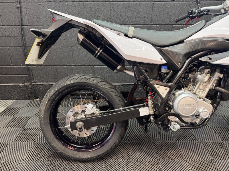YAMAHA 