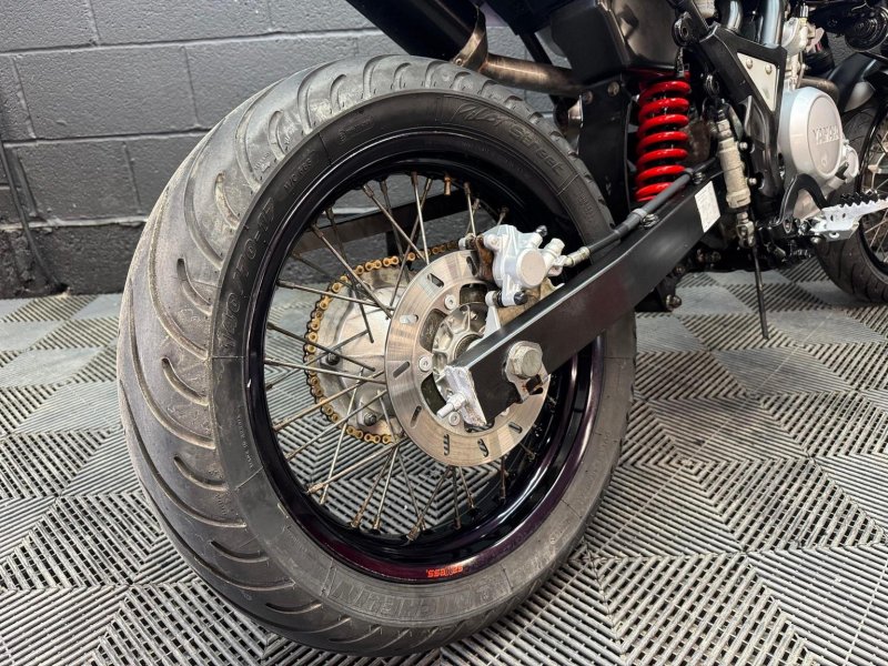 YAMAHA 