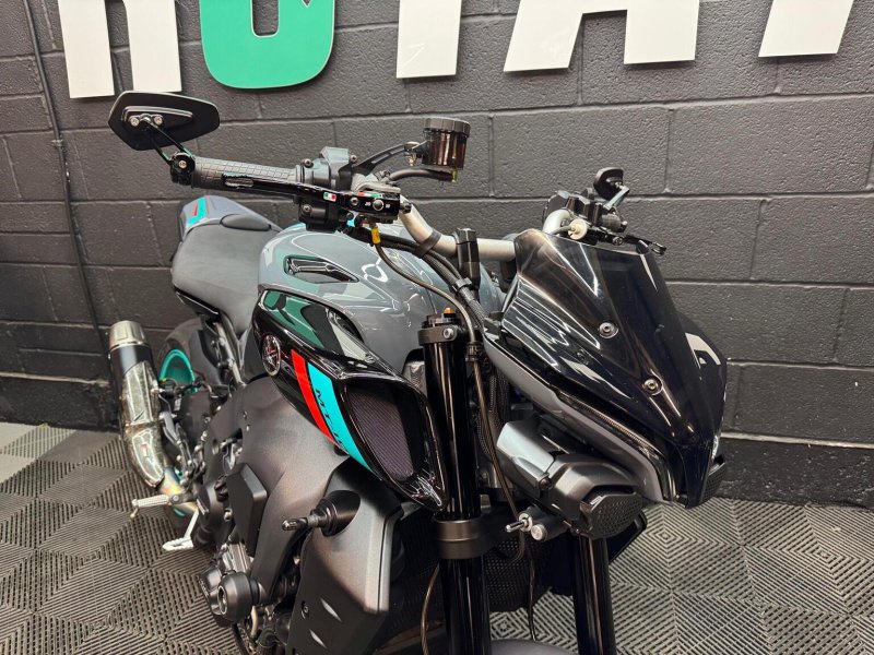 YAMAHA MT-10