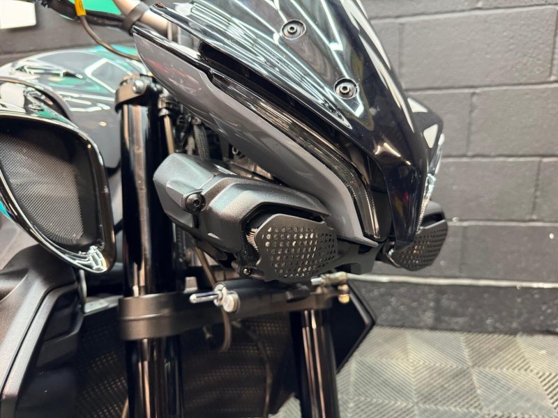 YAMAHA MT-10