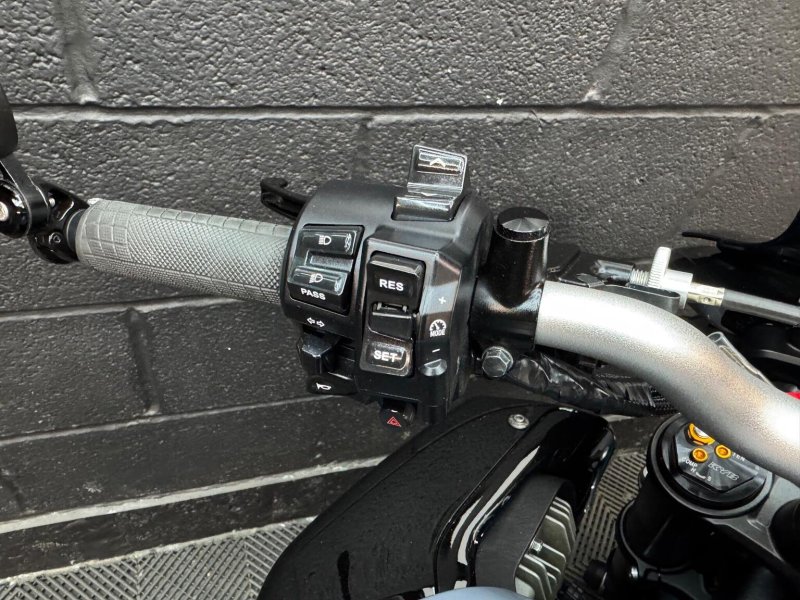 YAMAHA MT-10