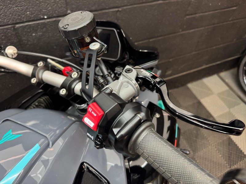 YAMAHA MT-10