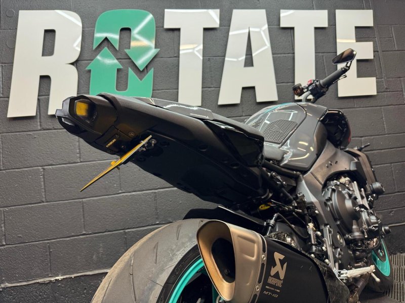 YAMAHA MT-10