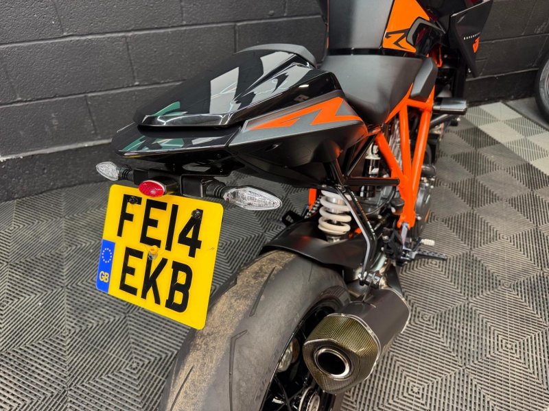 KTM 1290 SUPER DUKE R