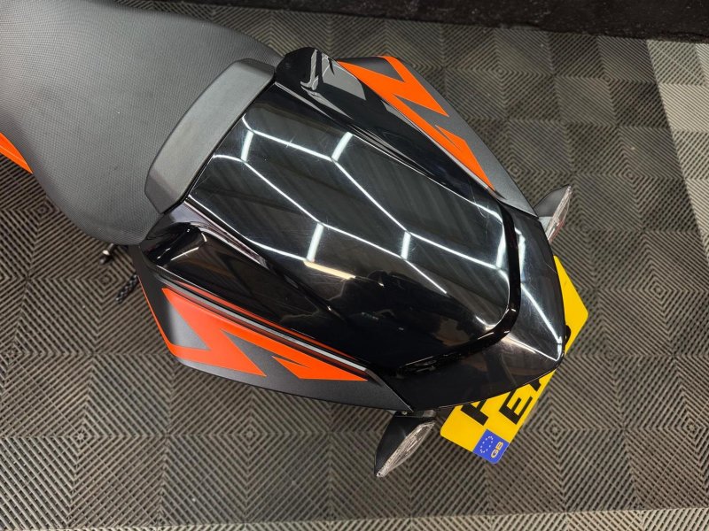 KTM 1290 SUPER DUKE R