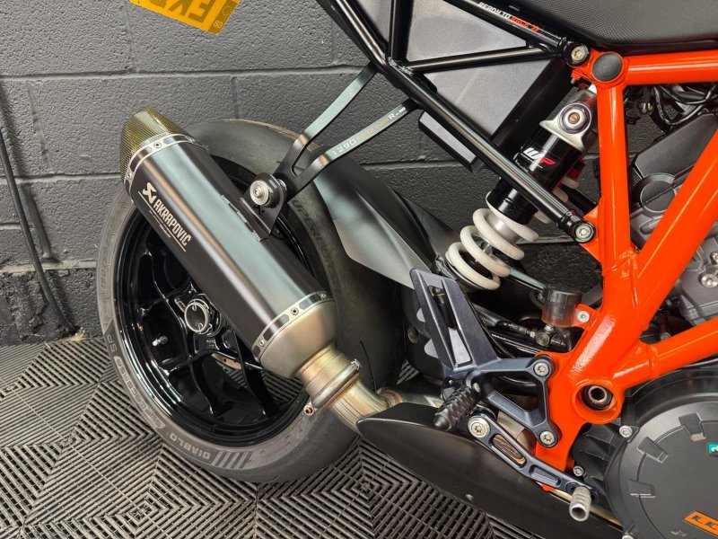 KTM 1290 SUPER DUKE R
