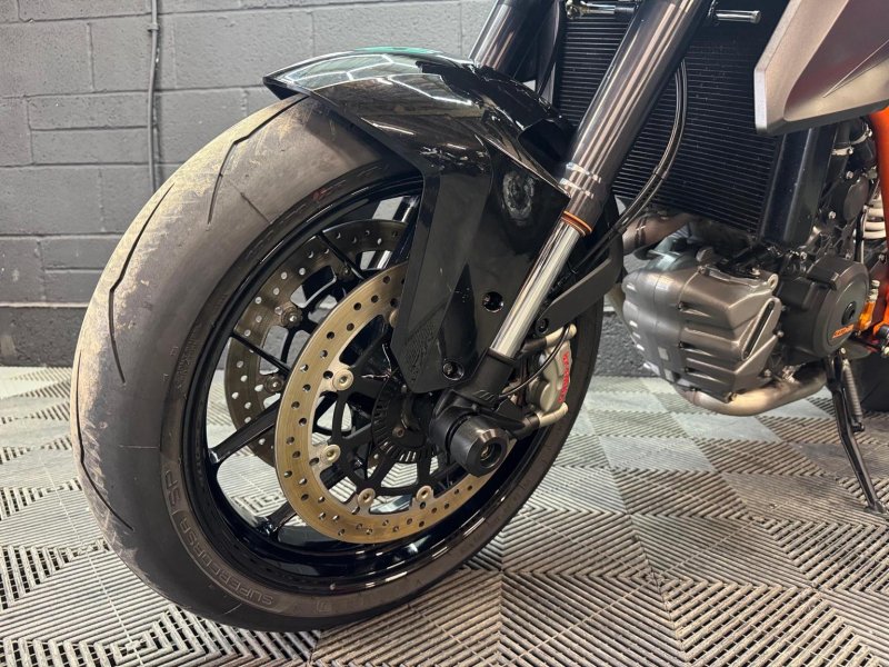 KTM 1290 SUPER DUKE R