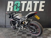 TRIUMPH STREET TRIPLE 765
