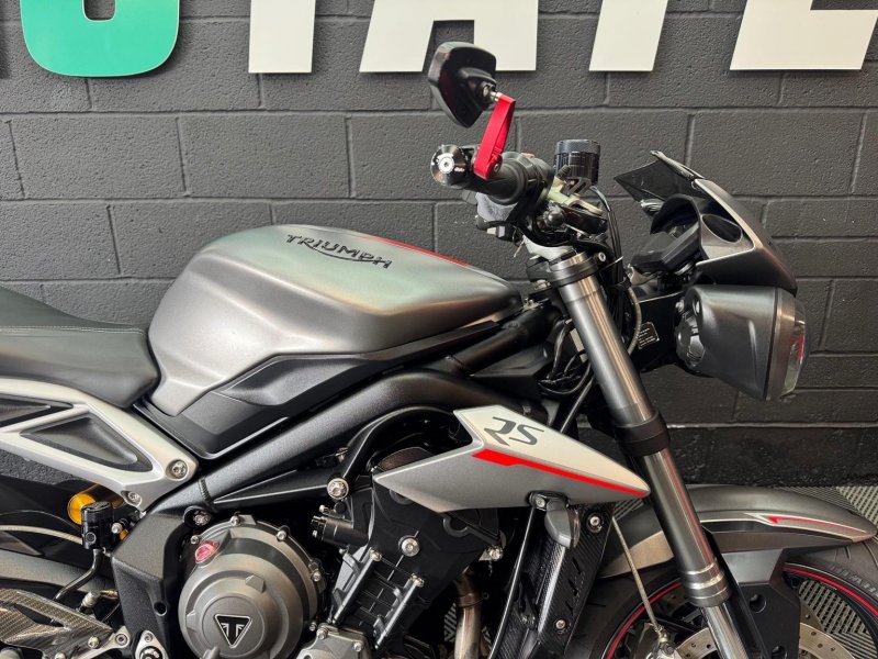 TRIUMPH STREET TRIPLE 765