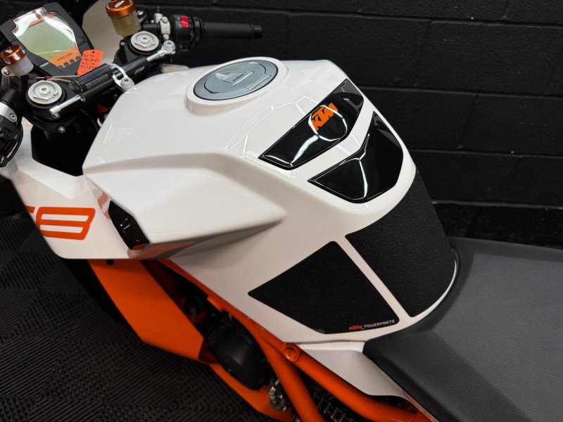 KTM RC8