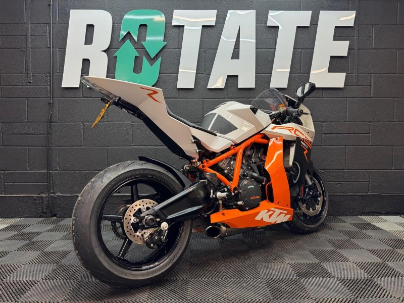 KTM RC8