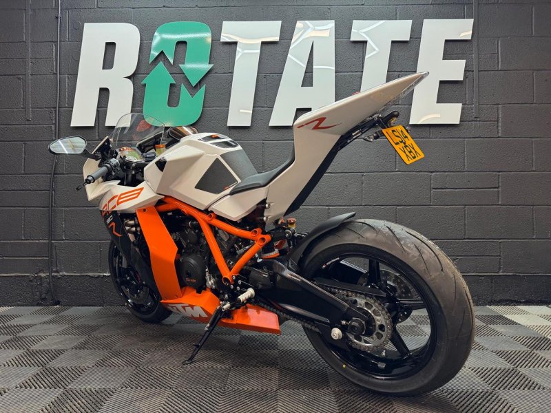 KTM RC8