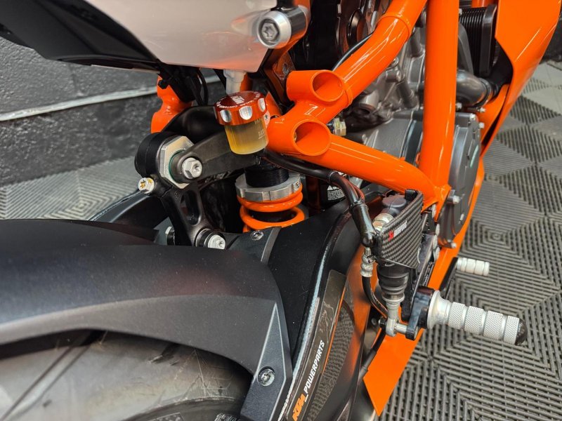KTM RC8