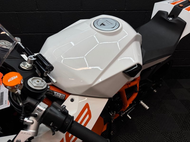 KTM RC8
