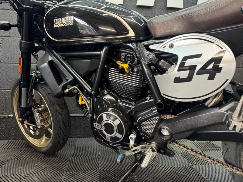 DUCATI SCRAMBLER 800