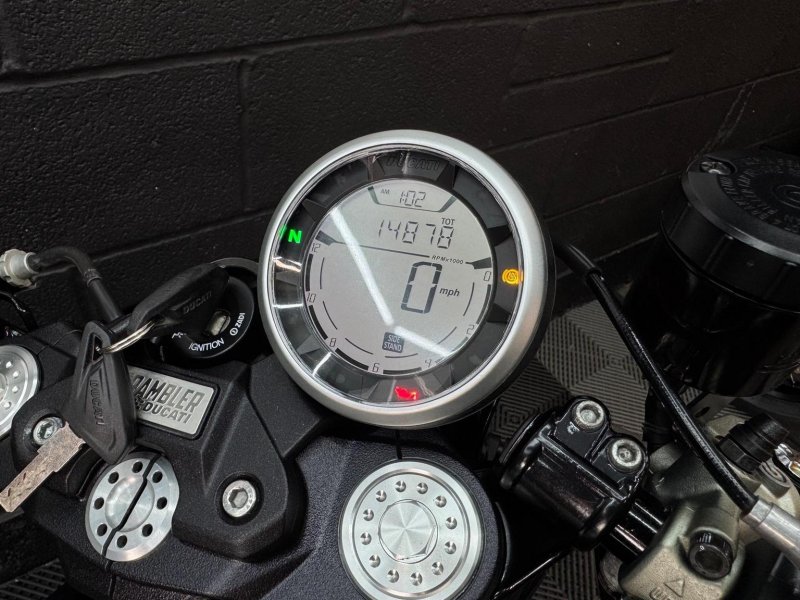 DUCATI SCRAMBLER 800