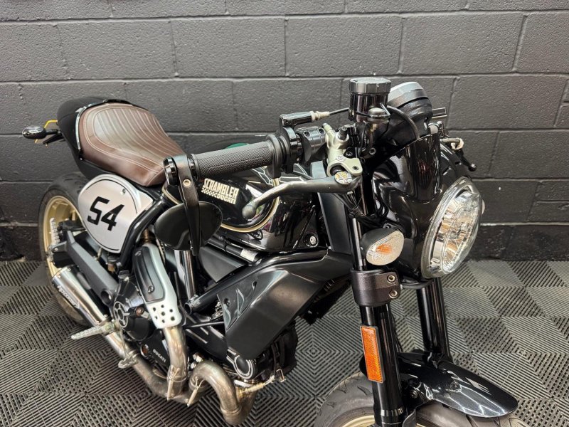 DUCATI SCRAMBLER 800