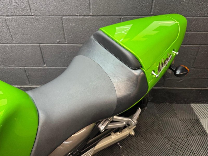 KAWASAKI ZX-12R
