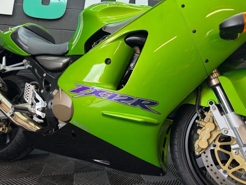 KAWASAKI ZX-12R