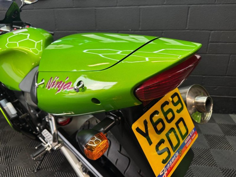 KAWASAKI ZX-12R