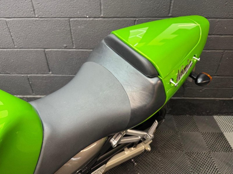 KAWASAKI ZX-12R
