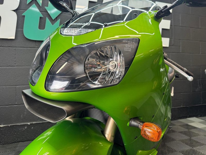 KAWASAKI ZX-12R