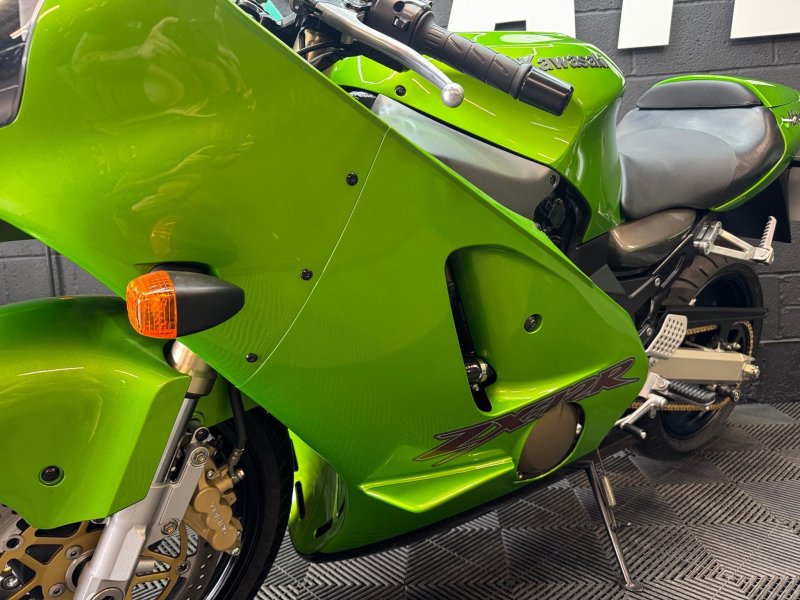 KAWASAKI ZX-12R
