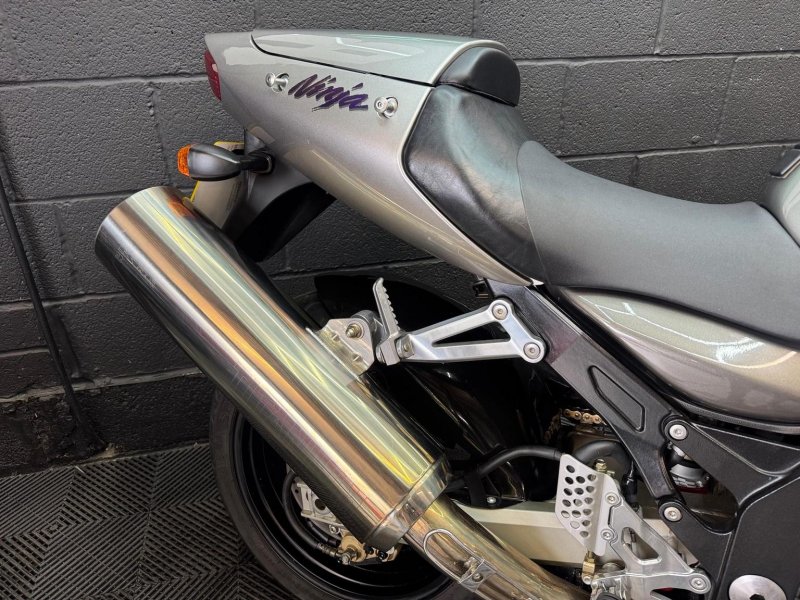 KAWASAKI ZX-12R
