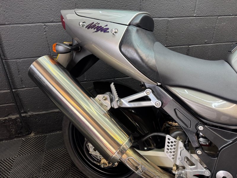 KAWASAKI ZX-12R