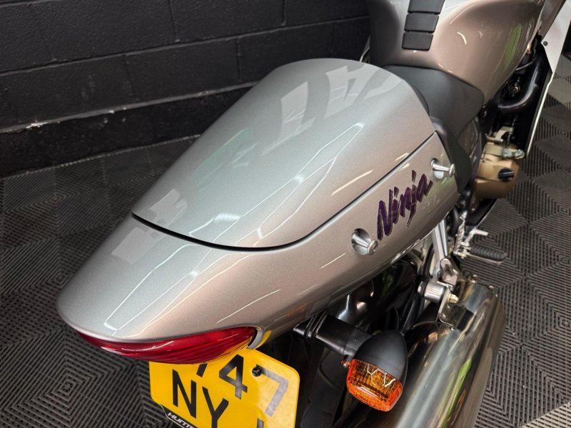 KAWASAKI ZX-12R