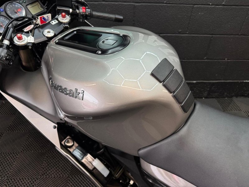 KAWASAKI ZX-12R
