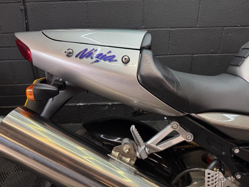 KAWASAKI ZX-12R