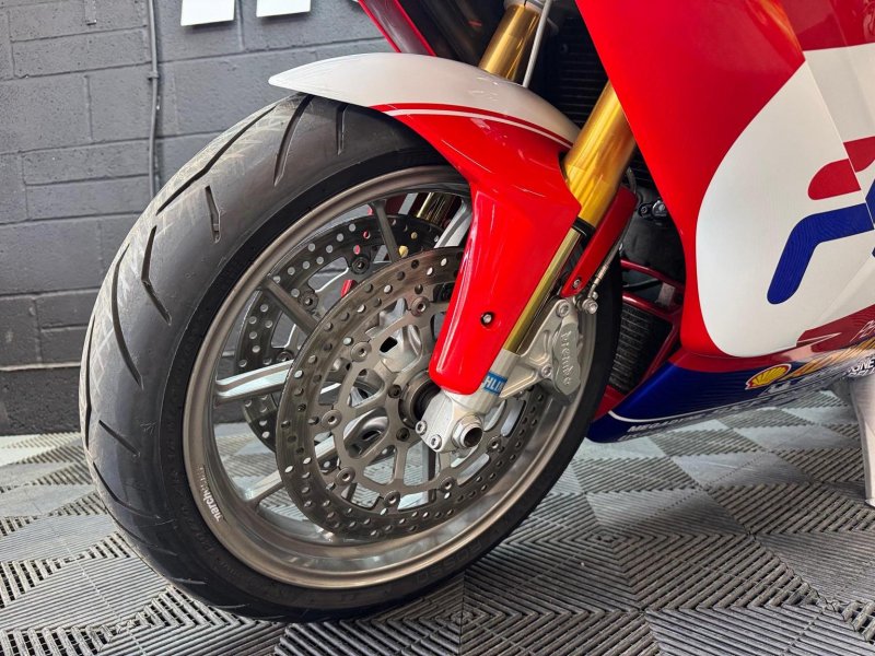 DUCATI 999