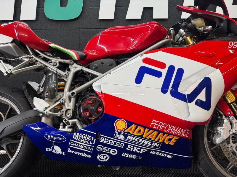 DUCATI 999