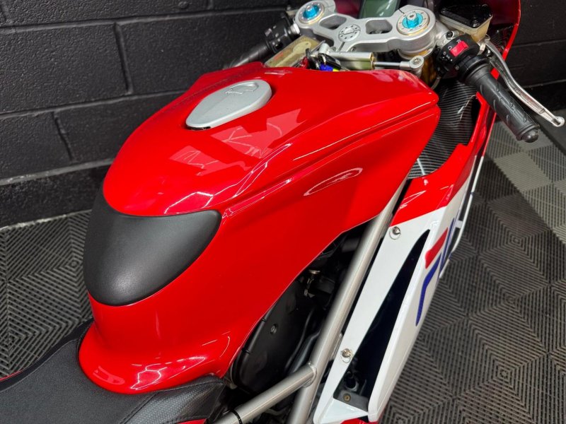 DUCATI 999