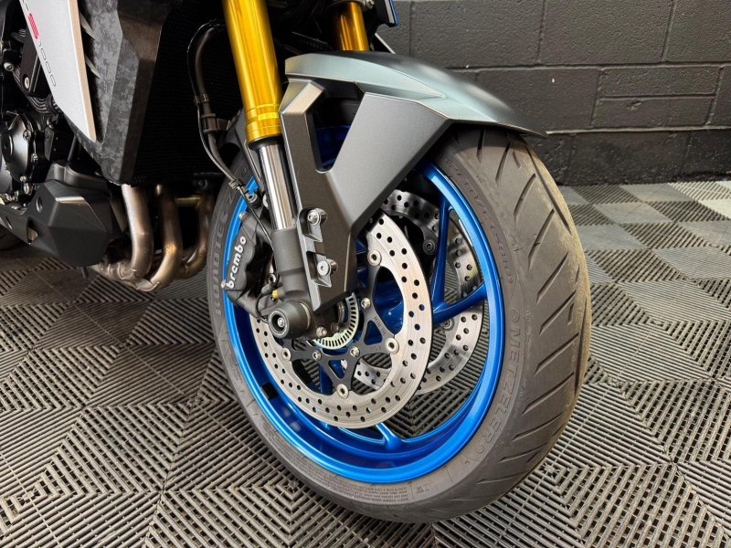 SUZUKI GSX-S1000