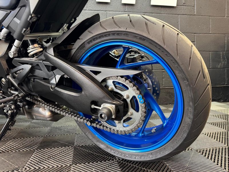 SUZUKI GSX-S1000