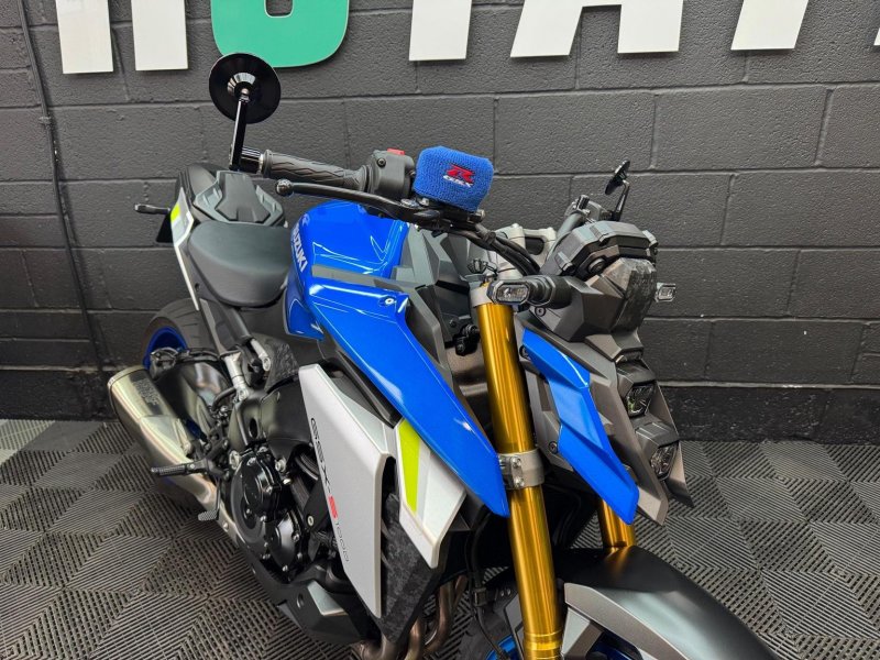 SUZUKI GSX-S1000
