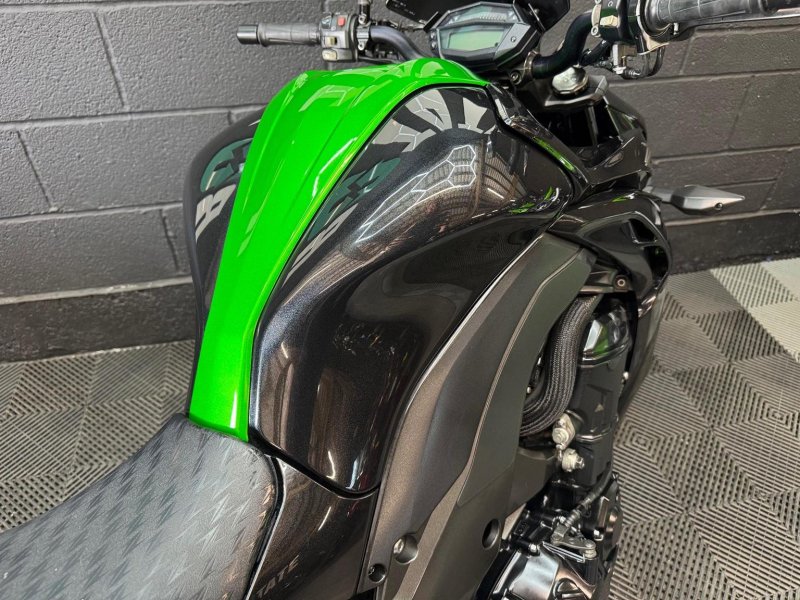KAWASAKI Z1000