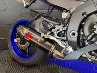 YAMAHA R6